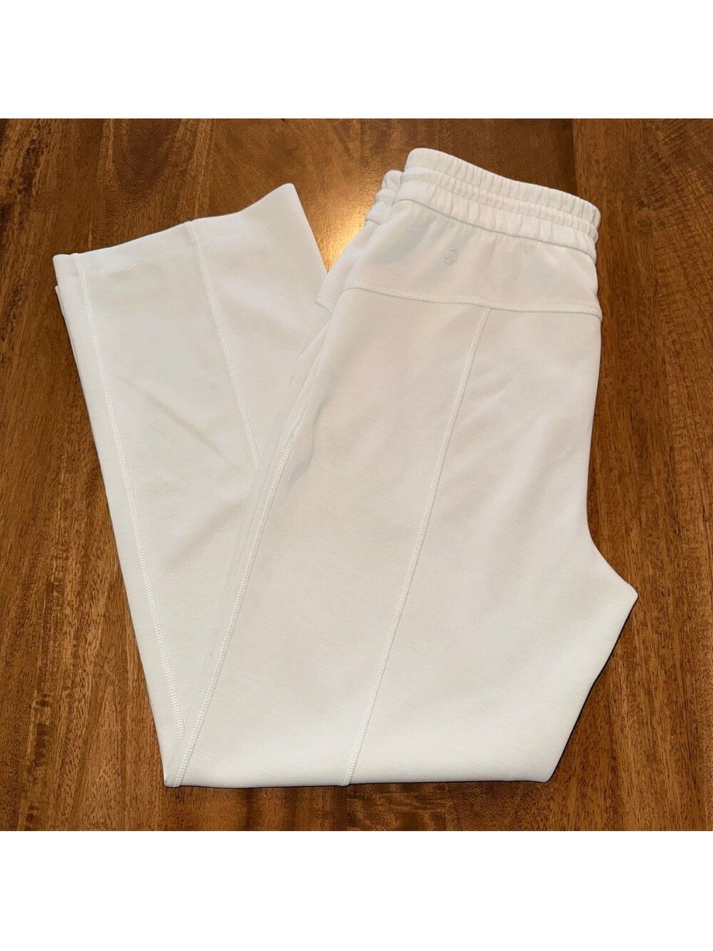 Lululemon Softstreme High-Rise Pant in BONE, Size 6 (short)